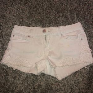 💕White Denim Shorts with Lace